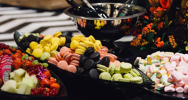 Snacks, från sötsaker till nyttiga alternativ på Clarion Hotel Helsinki Airport, en del av Nordic Choice Hotels 