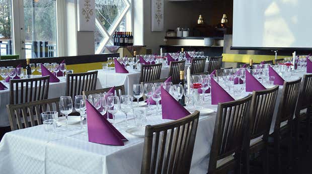 Bord dukade för middag i Restaurang Mathörnan på Quality Hotel Galaxen i Borlänge